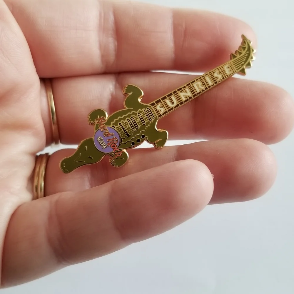 Hard Rock Sunrise alligator guitar pin pals FL Florida brooch hrc